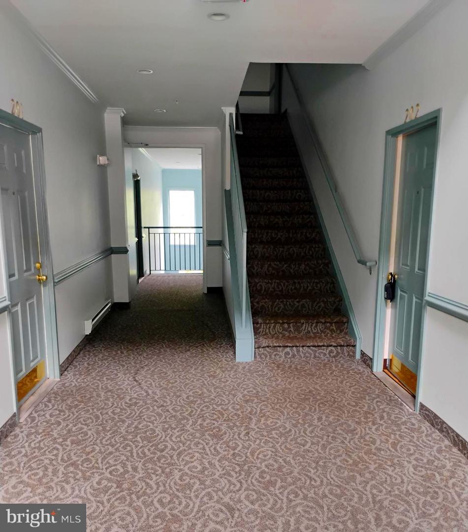 6527 GRANGE LN #202, ALEXANDRIA, Virginia 22315, 3 Bedrooms Bedrooms, ,2 BathroomsBathrooms,Residential,For sale,6527 GRANGE LN #202,VAFX2244094 MLS # VAFX2244094