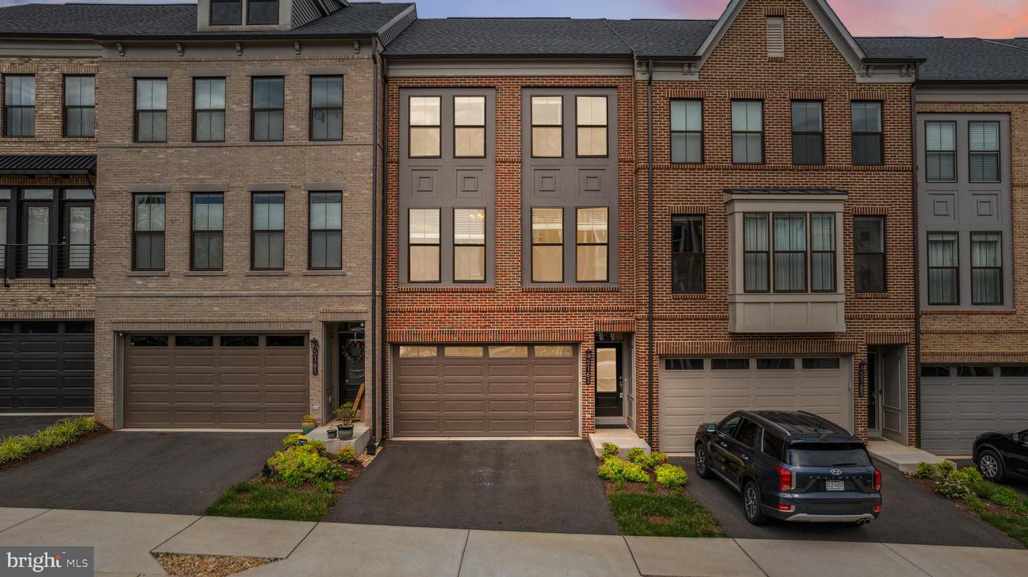 5163 RIDGEVIEW RETREAT DR, CHANTILLY, Virginia 20151, 4 Bedrooms Bedrooms, ,3 BathroomsBathrooms,Residential,For sale,5163 RIDGEVIEW RETREAT DR,VAFX2244110 MLS # VAFX2244110