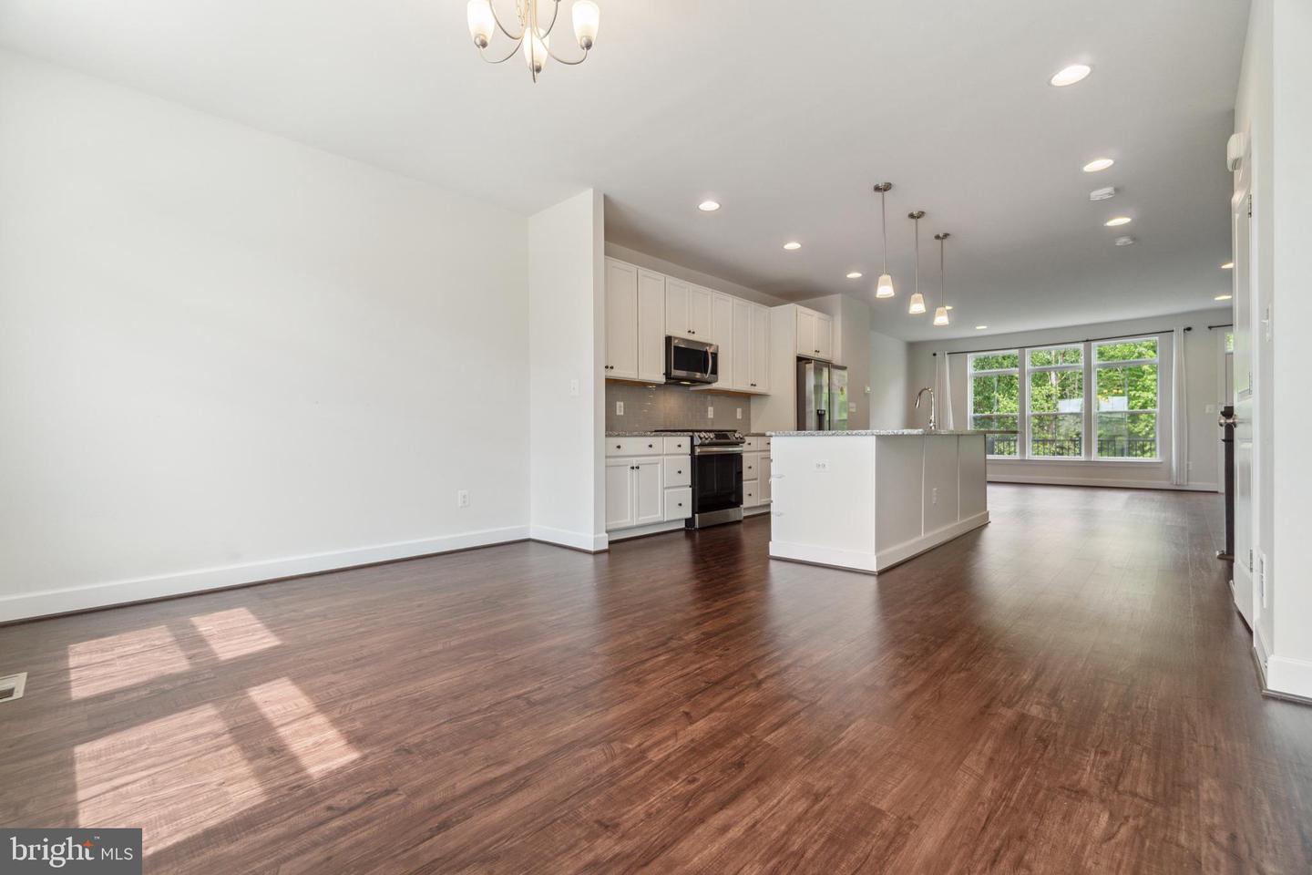 5163 RIDGEVIEW RETREAT DR, CHANTILLY, Virginia 20151, 4 Bedrooms Bedrooms, ,3 BathroomsBathrooms,Residential,For sale,5163 RIDGEVIEW RETREAT DR,VAFX2244110 MLS # VAFX2244110