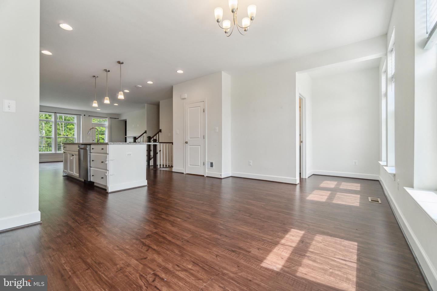 5163 RIDGEVIEW RETREAT DR, CHANTILLY, Virginia 20151, 4 Bedrooms Bedrooms, ,3 BathroomsBathrooms,Residential,For sale,5163 RIDGEVIEW RETREAT DR,VAFX2244110 MLS # VAFX2244110