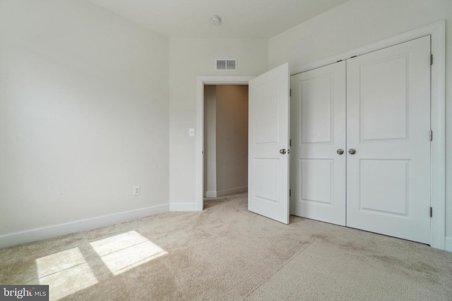 5163 RIDGEVIEW RETREAT DR, CHANTILLY, Virginia 20151, 4 Bedrooms Bedrooms, ,3 BathroomsBathrooms,Residential,For sale,5163 RIDGEVIEW RETREAT DR,VAFX2244110 MLS # VAFX2244110