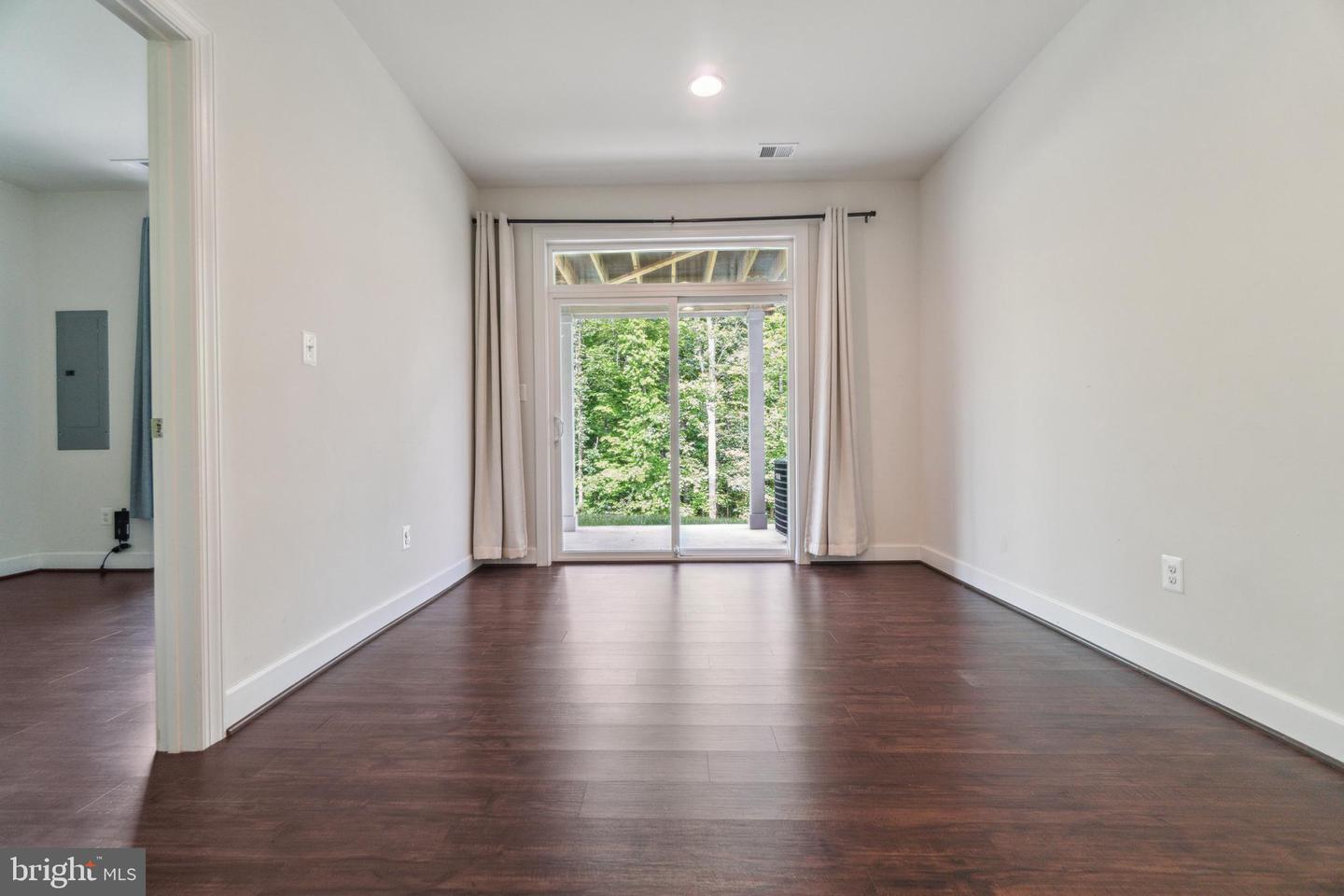 5163 RIDGEVIEW RETREAT DR, CHANTILLY, Virginia 20151, 4 Bedrooms Bedrooms, ,3 BathroomsBathrooms,Residential,For sale,5163 RIDGEVIEW RETREAT DR,VAFX2244110 MLS # VAFX2244110