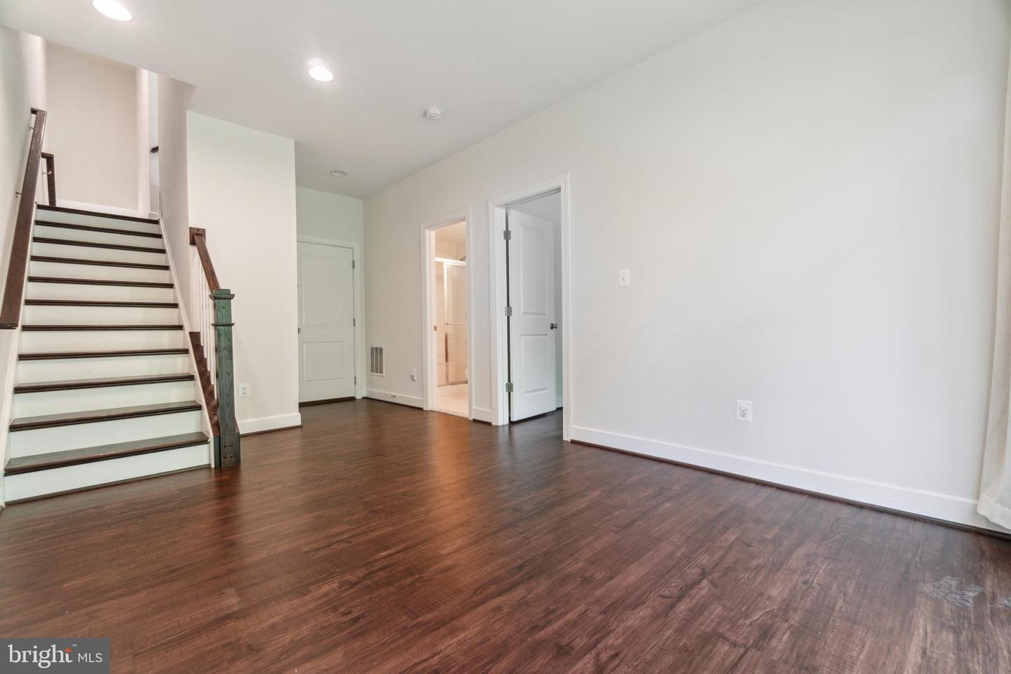 5163 RIDGEVIEW RETREAT DR, CHANTILLY, Virginia 20151, 4 Bedrooms Bedrooms, ,3 BathroomsBathrooms,Residential,For sale,5163 RIDGEVIEW RETREAT DR,VAFX2244110 MLS # VAFX2244110