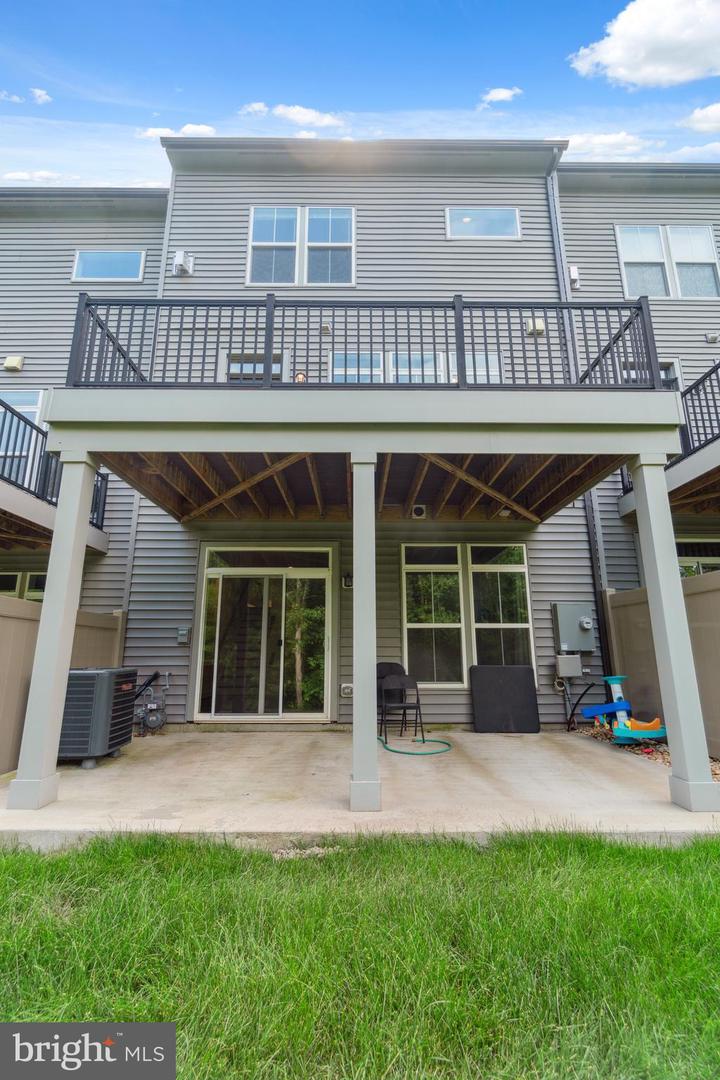 5163 RIDGEVIEW RETREAT DR, CHANTILLY, Virginia 20151, 4 Bedrooms Bedrooms, ,3 BathroomsBathrooms,Residential,For sale,5163 RIDGEVIEW RETREAT DR,VAFX2244110 MLS # VAFX2244110