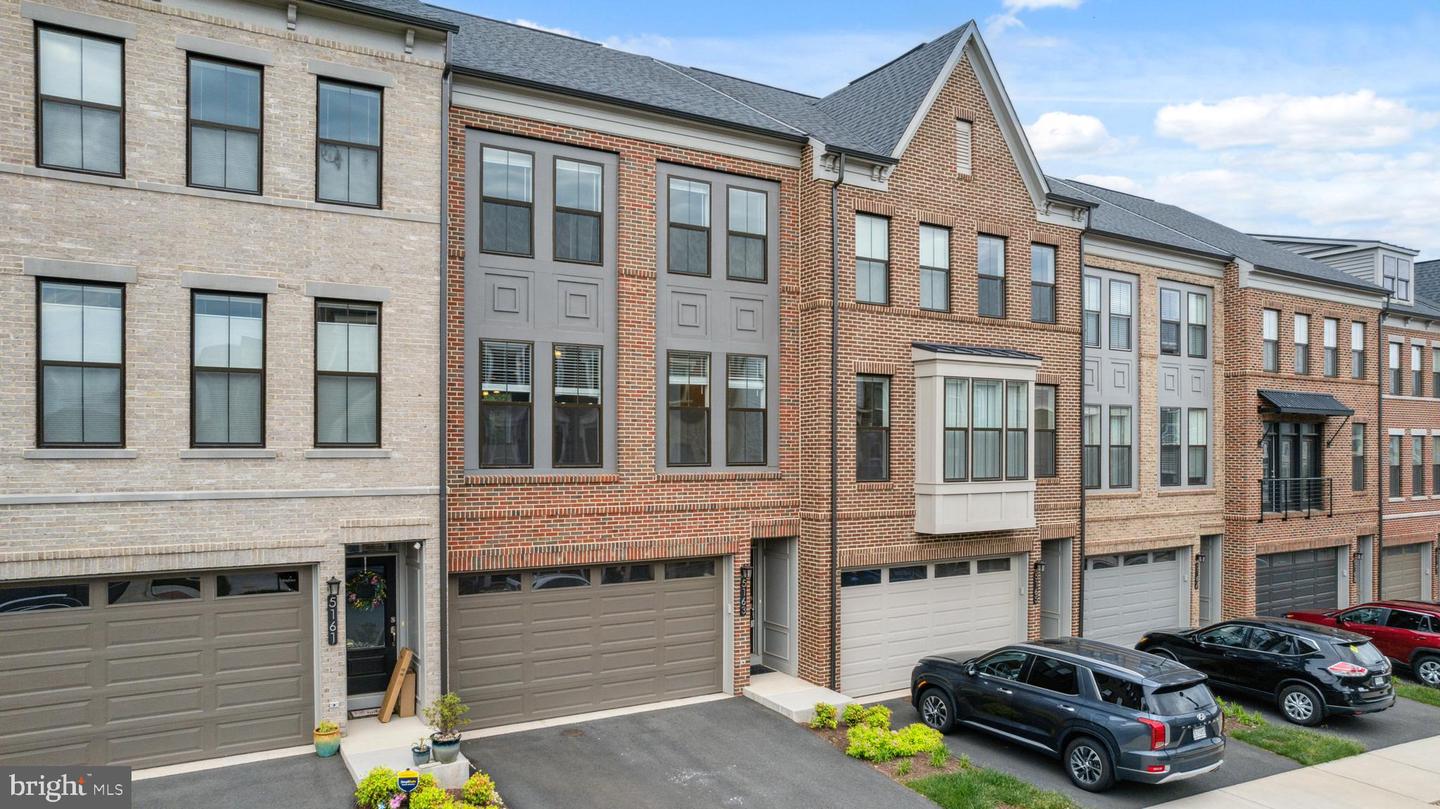 5163 RIDGEVIEW RETREAT DR, CHANTILLY, Virginia 20151, 4 Bedrooms Bedrooms, ,3 BathroomsBathrooms,Residential,For sale,5163 RIDGEVIEW RETREAT DR,VAFX2244110 MLS # VAFX2244110