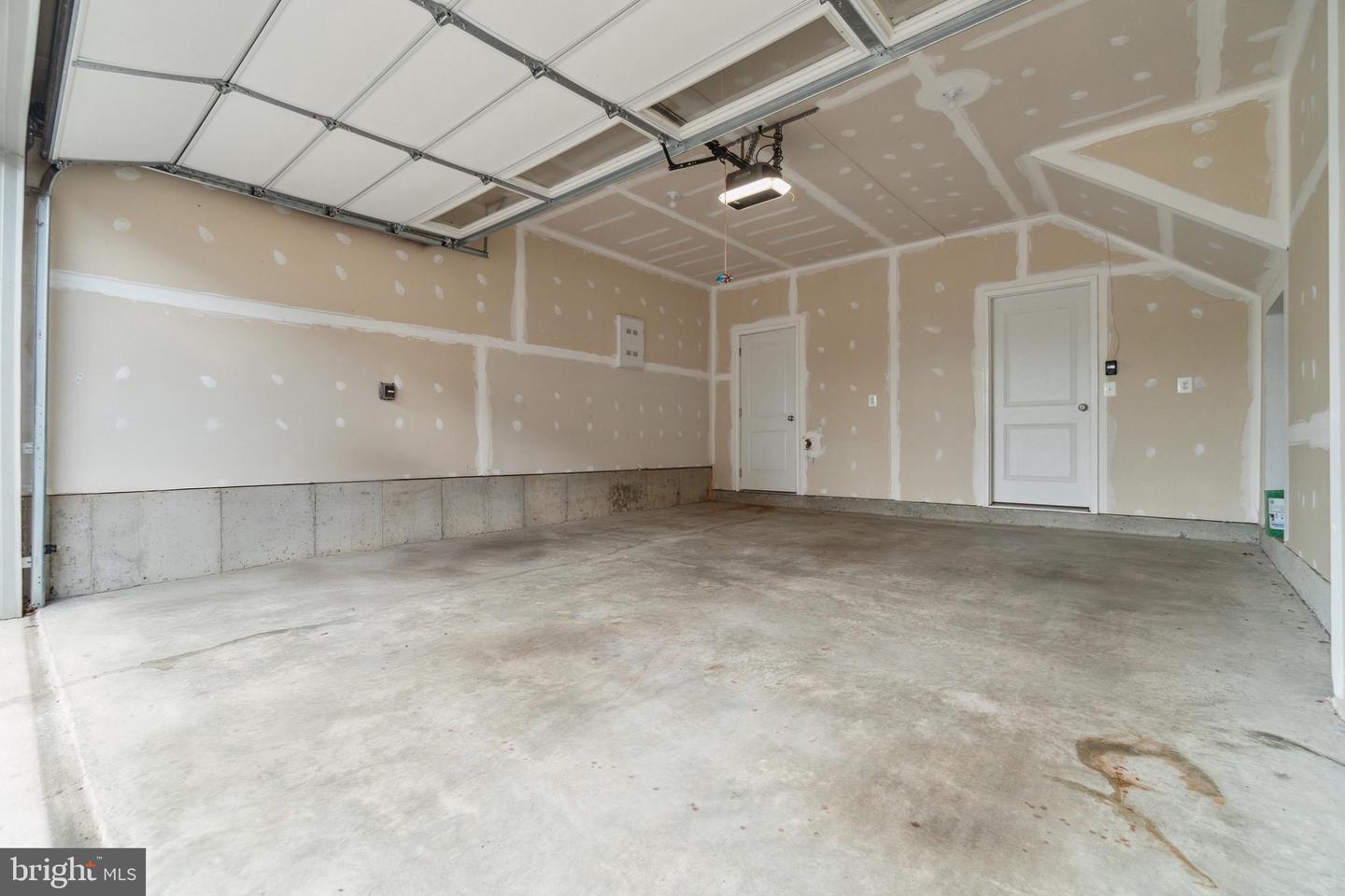 5163 RIDGEVIEW RETREAT DR, CHANTILLY, Virginia 20151, 4 Bedrooms Bedrooms, ,3 BathroomsBathrooms,Residential,For sale,5163 RIDGEVIEW RETREAT DR,VAFX2244110 MLS # VAFX2244110