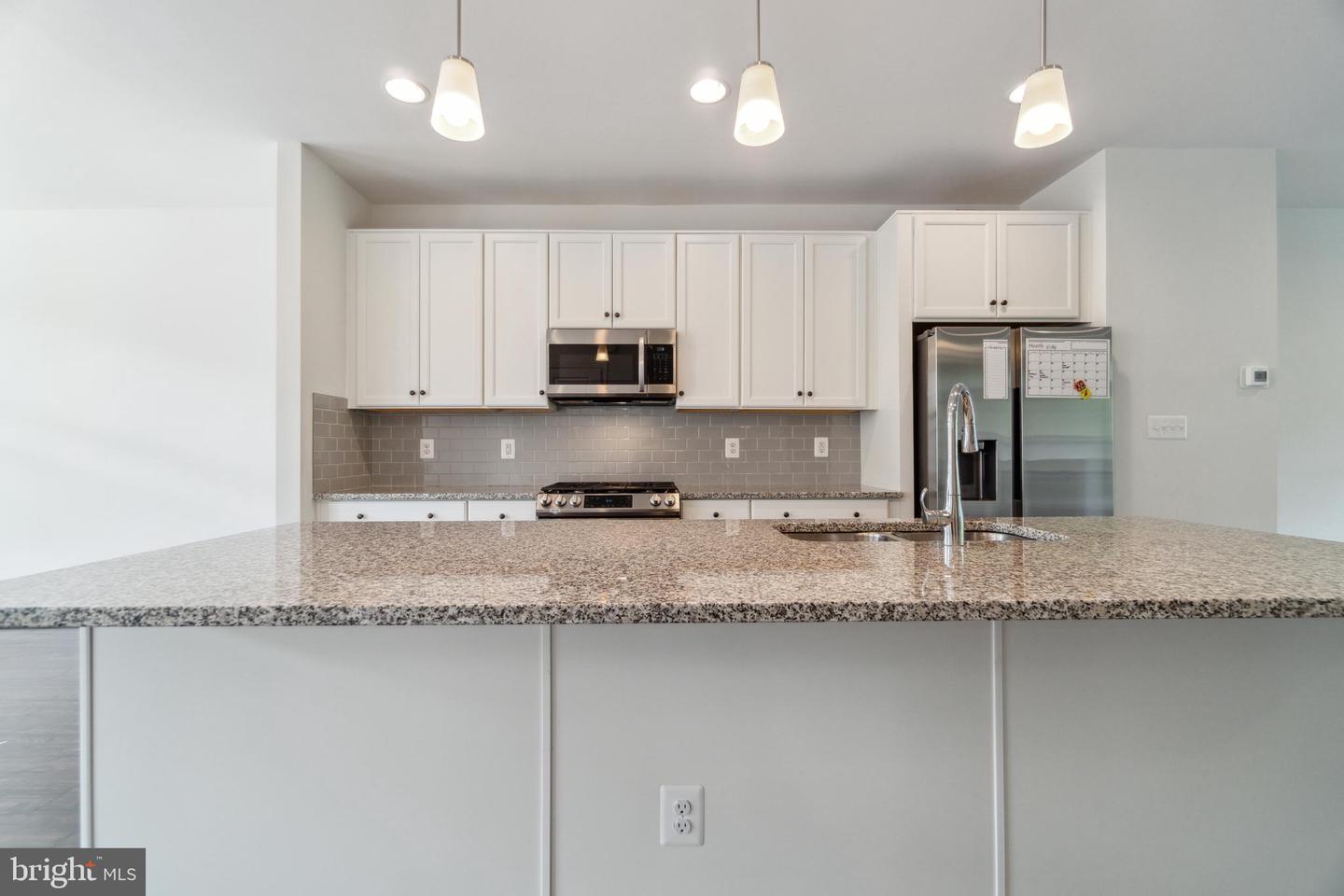 5163 RIDGEVIEW RETREAT DR, CHANTILLY, Virginia 20151, 4 Bedrooms Bedrooms, ,3 BathroomsBathrooms,Residential,For sale,5163 RIDGEVIEW RETREAT DR,VAFX2244110 MLS # VAFX2244110