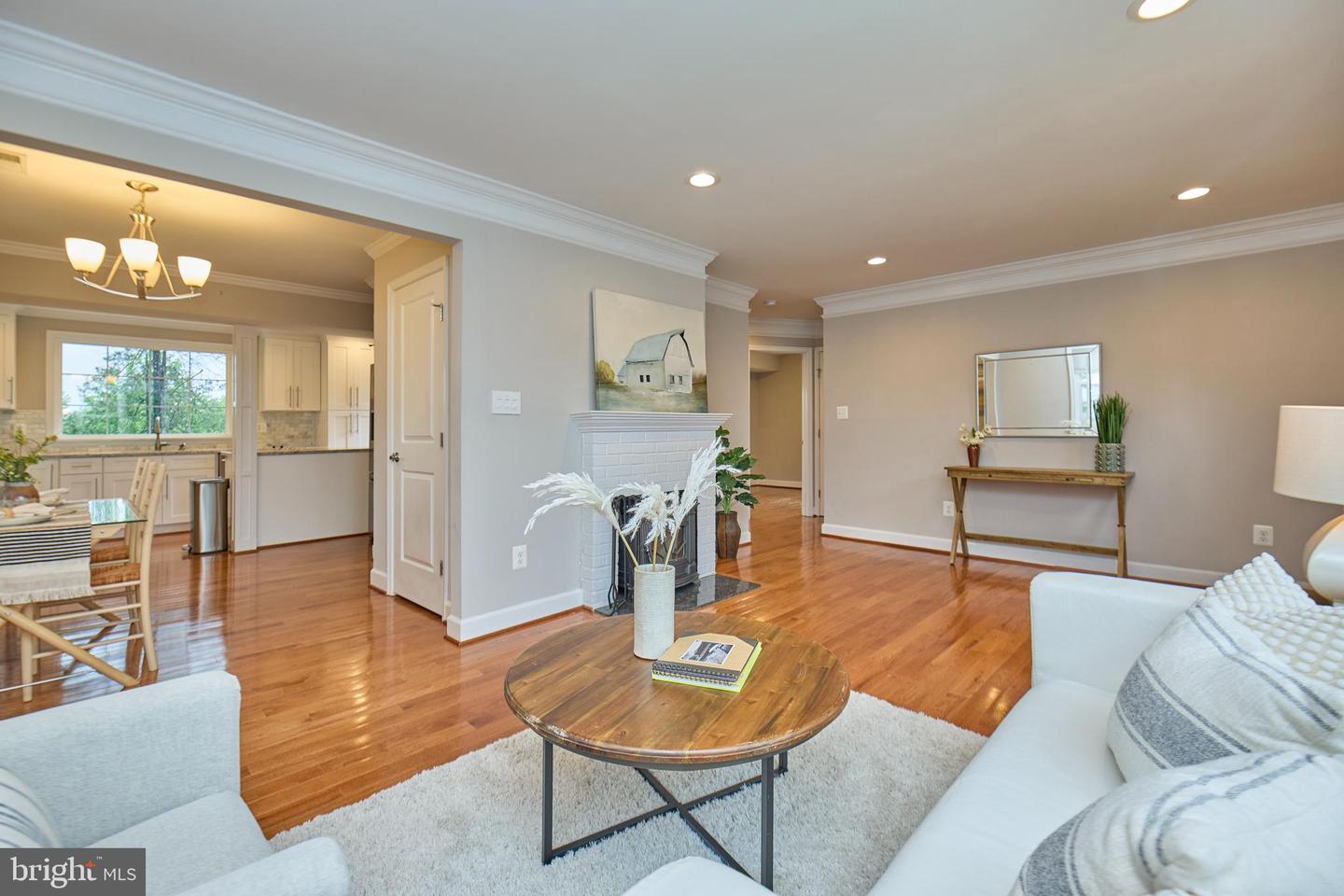 6823 DONAHUE CT, FALLS CHURCH, Virginia 22042, 4 Bedrooms Bedrooms, ,2 BathroomsBathrooms,Residential,For sale,6823 DONAHUE CT,VAFX2244158 MLS # VAFX2244158