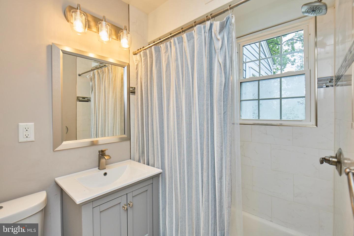 6823 DONAHUE CT, FALLS CHURCH, Virginia 22042, 4 Bedrooms Bedrooms, ,2 BathroomsBathrooms,Residential,For sale,6823 DONAHUE CT,VAFX2244158 MLS # VAFX2244158
