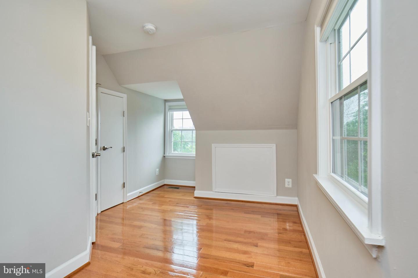 6823 DONAHUE CT, FALLS CHURCH, Virginia 22042, 4 Bedrooms Bedrooms, ,2 BathroomsBathrooms,Residential,For sale,6823 DONAHUE CT,VAFX2244158 MLS # VAFX2244158