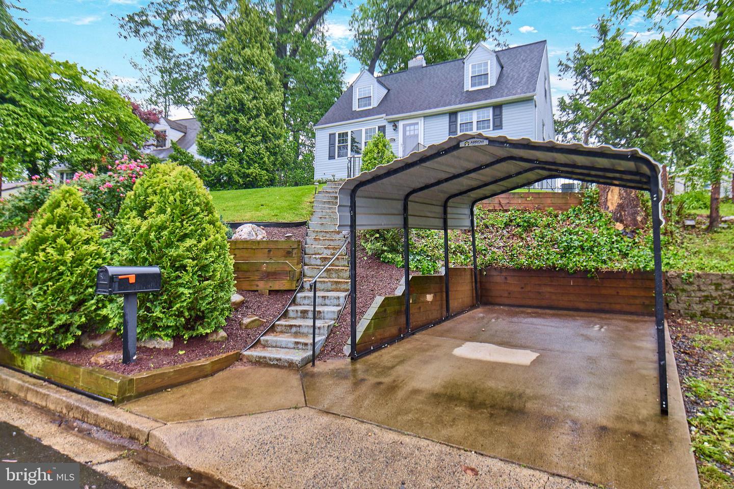 6823 DONAHUE CT, FALLS CHURCH, Virginia 22042, 4 Bedrooms Bedrooms, ,2 BathroomsBathrooms,Residential,For sale,6823 DONAHUE CT,VAFX2244158 MLS # VAFX2244158