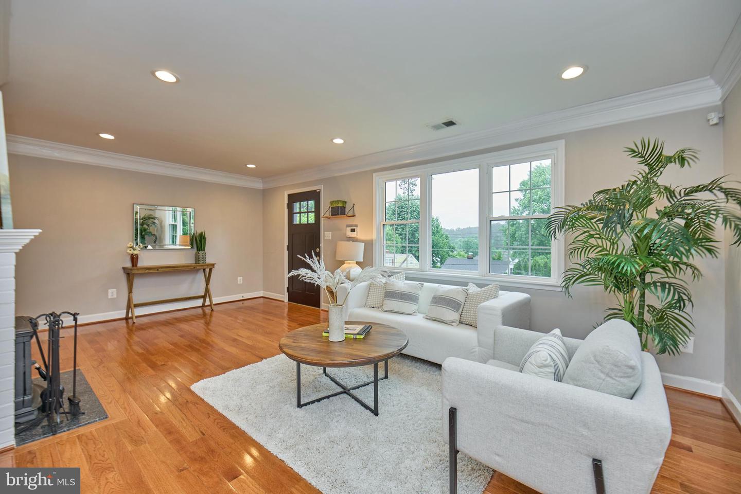 6823 DONAHUE CT, FALLS CHURCH, Virginia 22042, 4 Bedrooms Bedrooms, ,2 BathroomsBathrooms,Residential,For sale,6823 DONAHUE CT,VAFX2244158 MLS # VAFX2244158