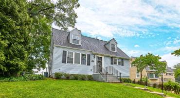 6823 DONAHUE CT, FALLS CHURCH, Virginia 22042, 4 Bedrooms Bedrooms, ,2 BathroomsBathrooms,Residential,For sale,6823 DONAHUE CT,VAFX2244158 MLS # VAFX2244158