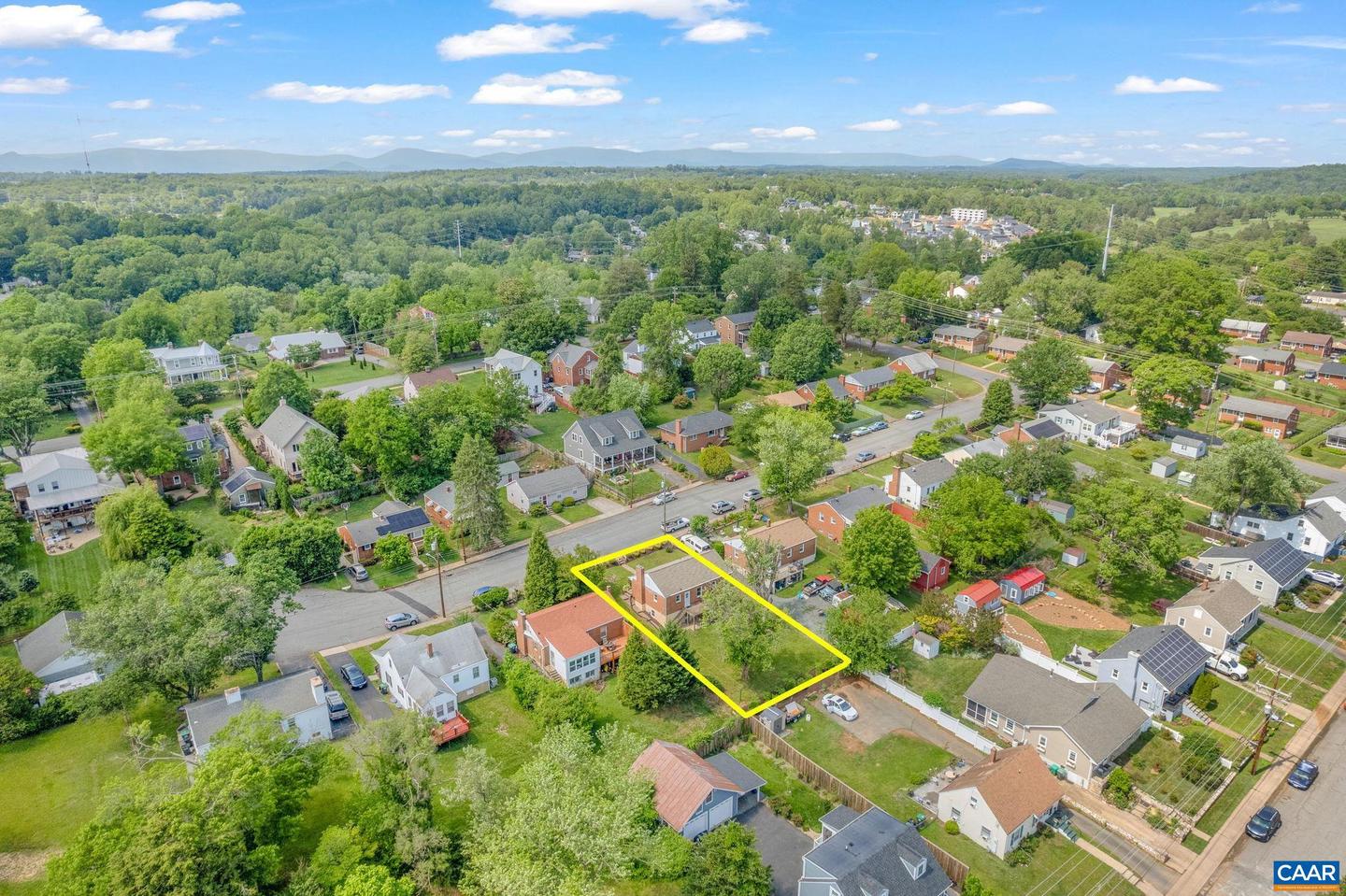 1026 MARTIN ST, CHARLOTTESVILLE, Virginia 22901, 3 Bedrooms Bedrooms, ,1 BathroomBathrooms,Residential,For sale,1026 MARTIN ST,665121 MLS # 665121