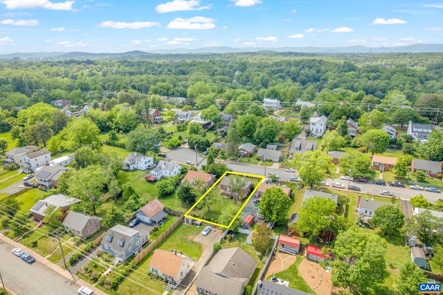 1026 MARTIN ST, CHARLOTTESVILLE, Virginia 22901, 3 Bedrooms Bedrooms, ,1 BathroomBathrooms,Residential,For sale,1026 MARTIN ST,665121 MLS # 665121