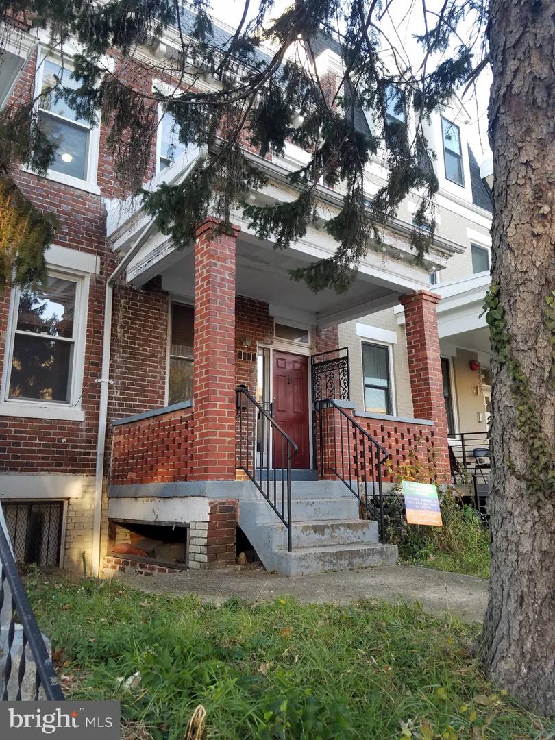 3220 WARDER ST NW, WASHINGTON, District Of Columbia 20010, 3 Bedrooms Bedrooms, ,4 BathroomsBathrooms,Residential,For sale,3220 WARDER ST NW,DCDC2203194 MLS # DCDC2203194