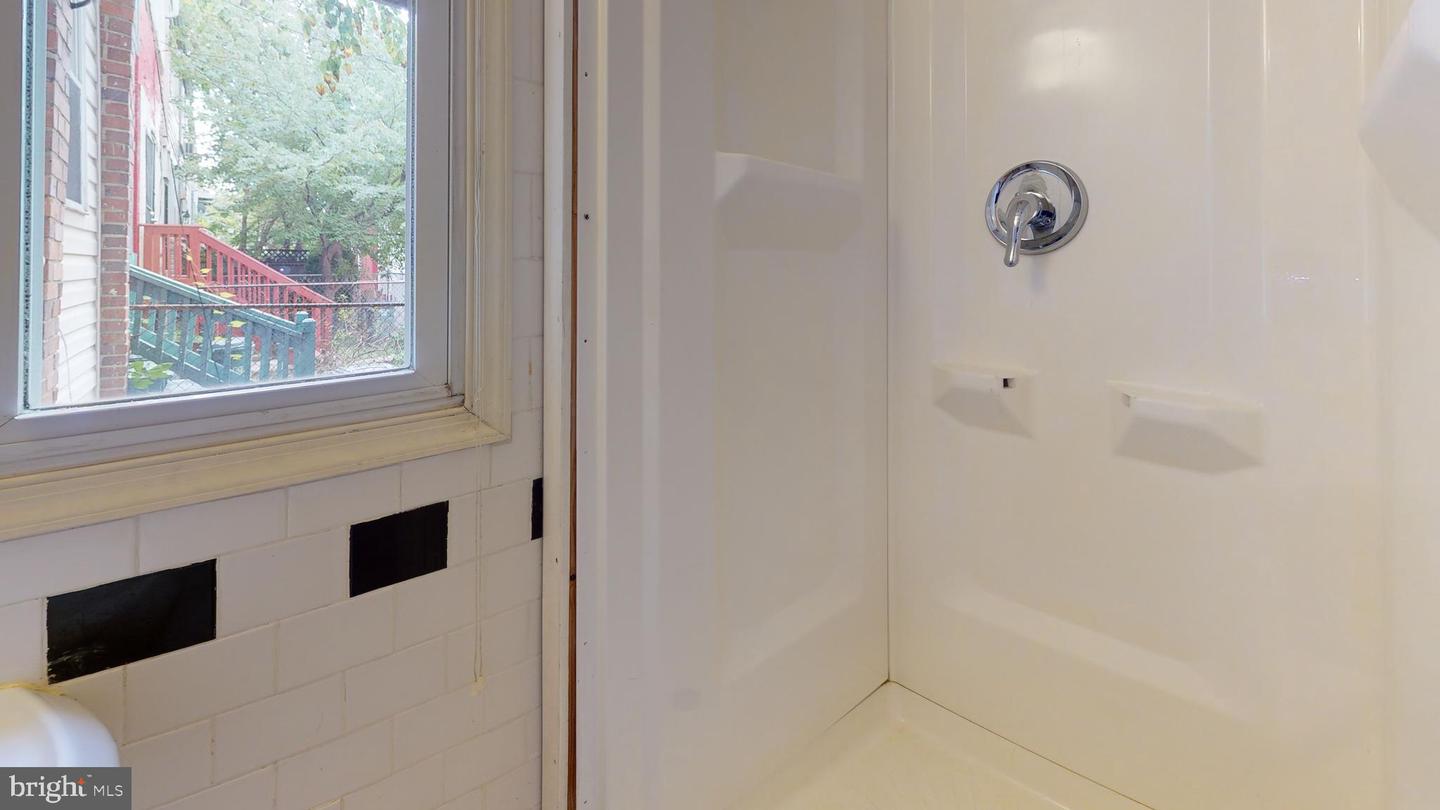 3220 WARDER ST NW, WASHINGTON, District Of Columbia 20010, 3 Bedrooms Bedrooms, ,4 BathroomsBathrooms,Residential,For sale,3220 WARDER ST NW,DCDC2203194 MLS # DCDC2203194