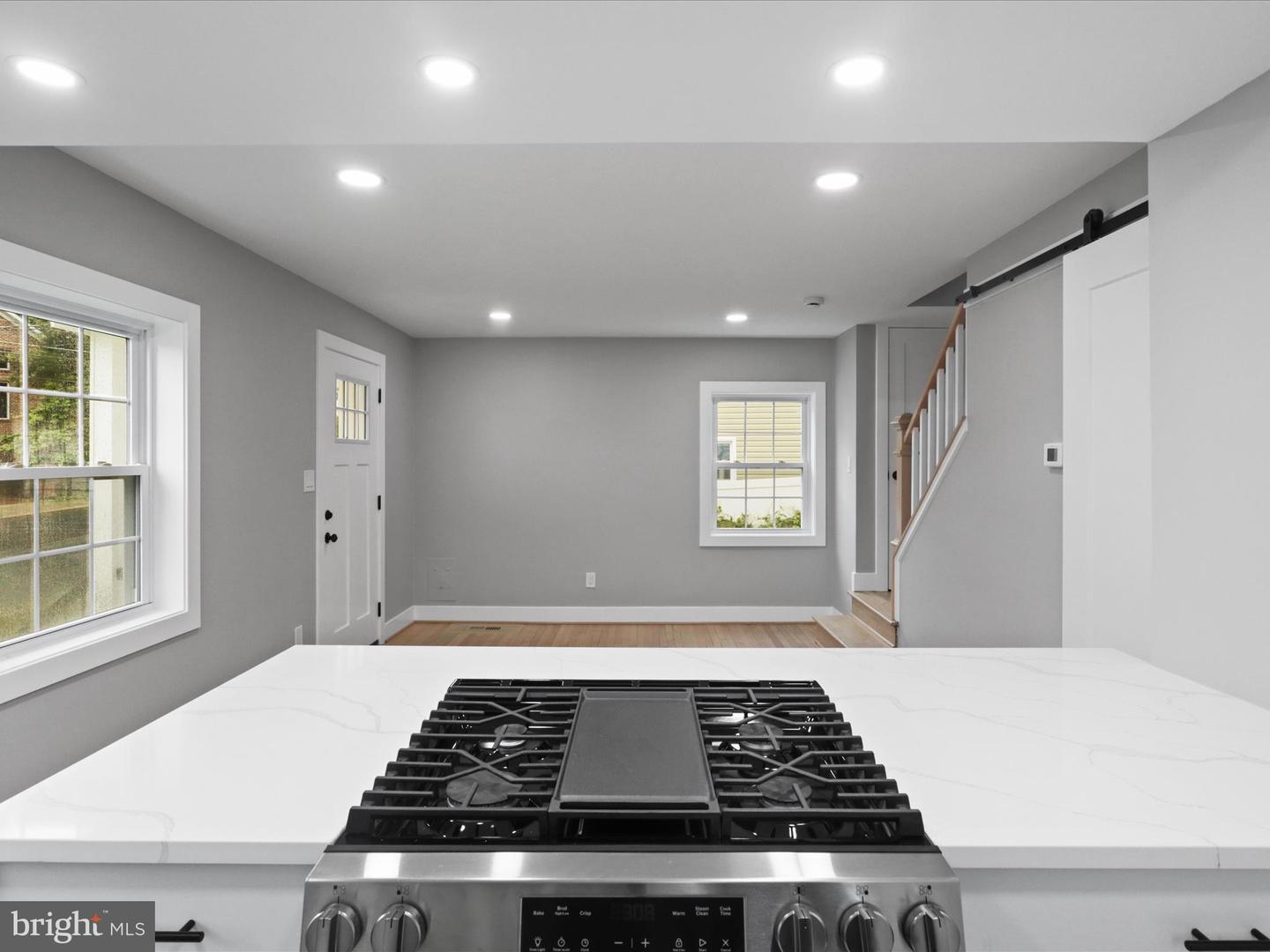 5105 11TH ST S, ARLINGTON, Virginia 22204, 3 Bedrooms Bedrooms, ,2 BathroomsBathrooms,Residential,For sale,5105 11TH ST S,VAAR2058424 MLS # VAAR2058424