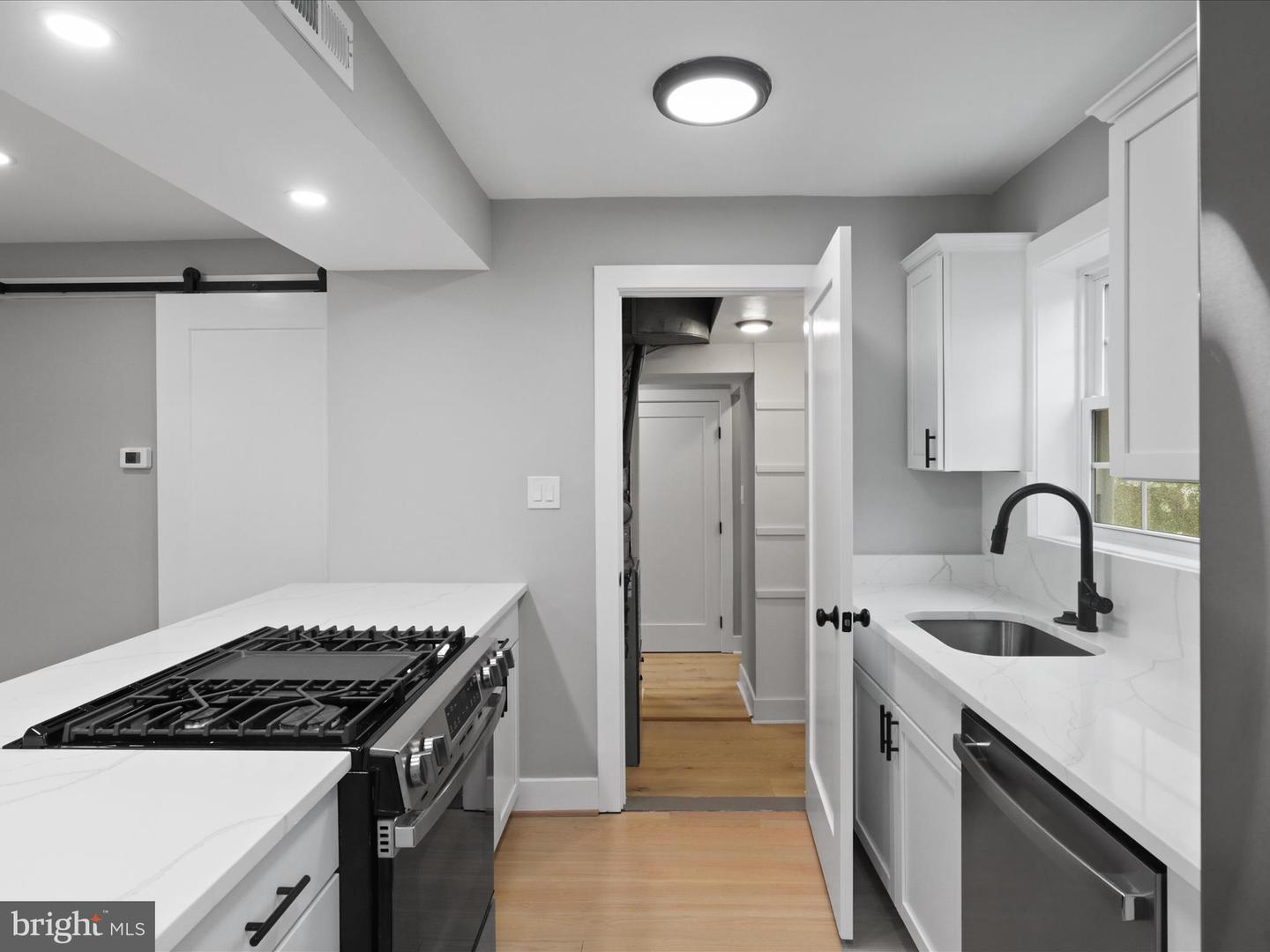 5105 11TH ST S, ARLINGTON, Virginia 22204, 3 Bedrooms Bedrooms, ,2 BathroomsBathrooms,Residential,For sale,5105 11TH ST S,VAAR2058424 MLS # VAAR2058424