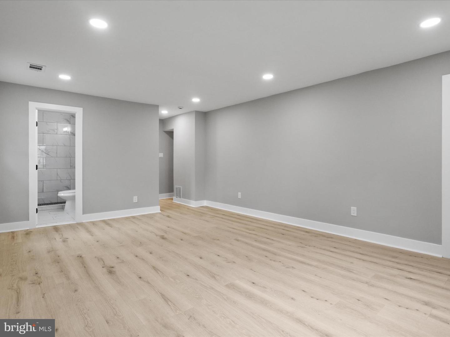 5105 11TH ST S, ARLINGTON, Virginia 22204, 3 Bedrooms Bedrooms, ,2 BathroomsBathrooms,Residential,For sale,5105 11TH ST S,VAAR2058424 MLS # VAAR2058424