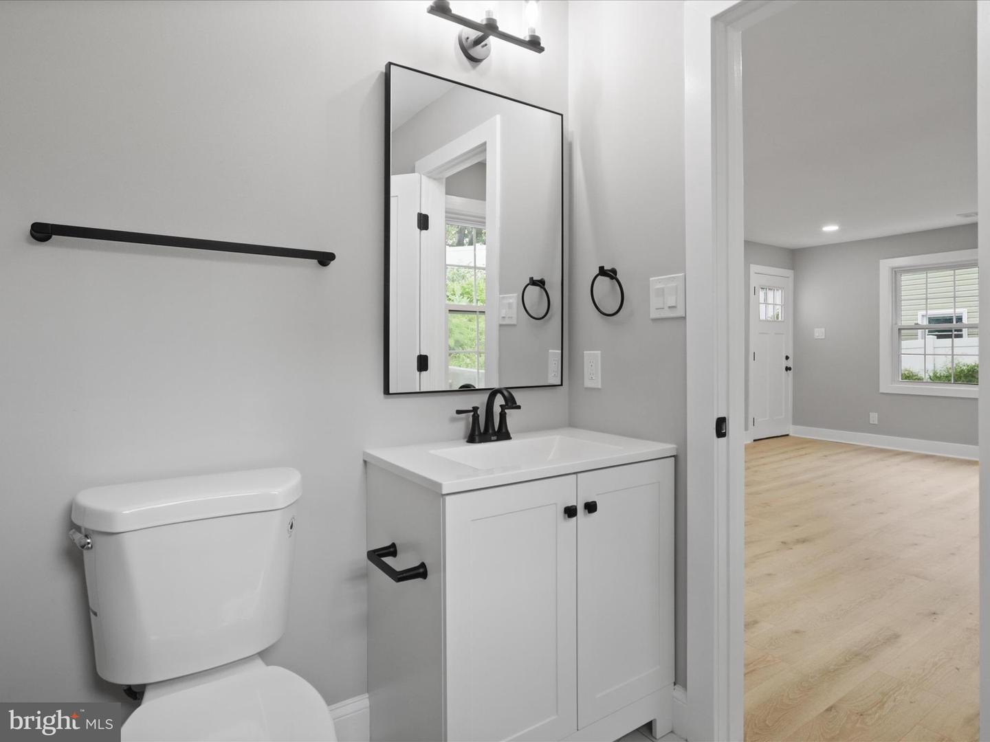 5105 11TH ST S, ARLINGTON, Virginia 22204, 3 Bedrooms Bedrooms, ,2 BathroomsBathrooms,Residential,For sale,5105 11TH ST S,VAAR2058424 MLS # VAAR2058424