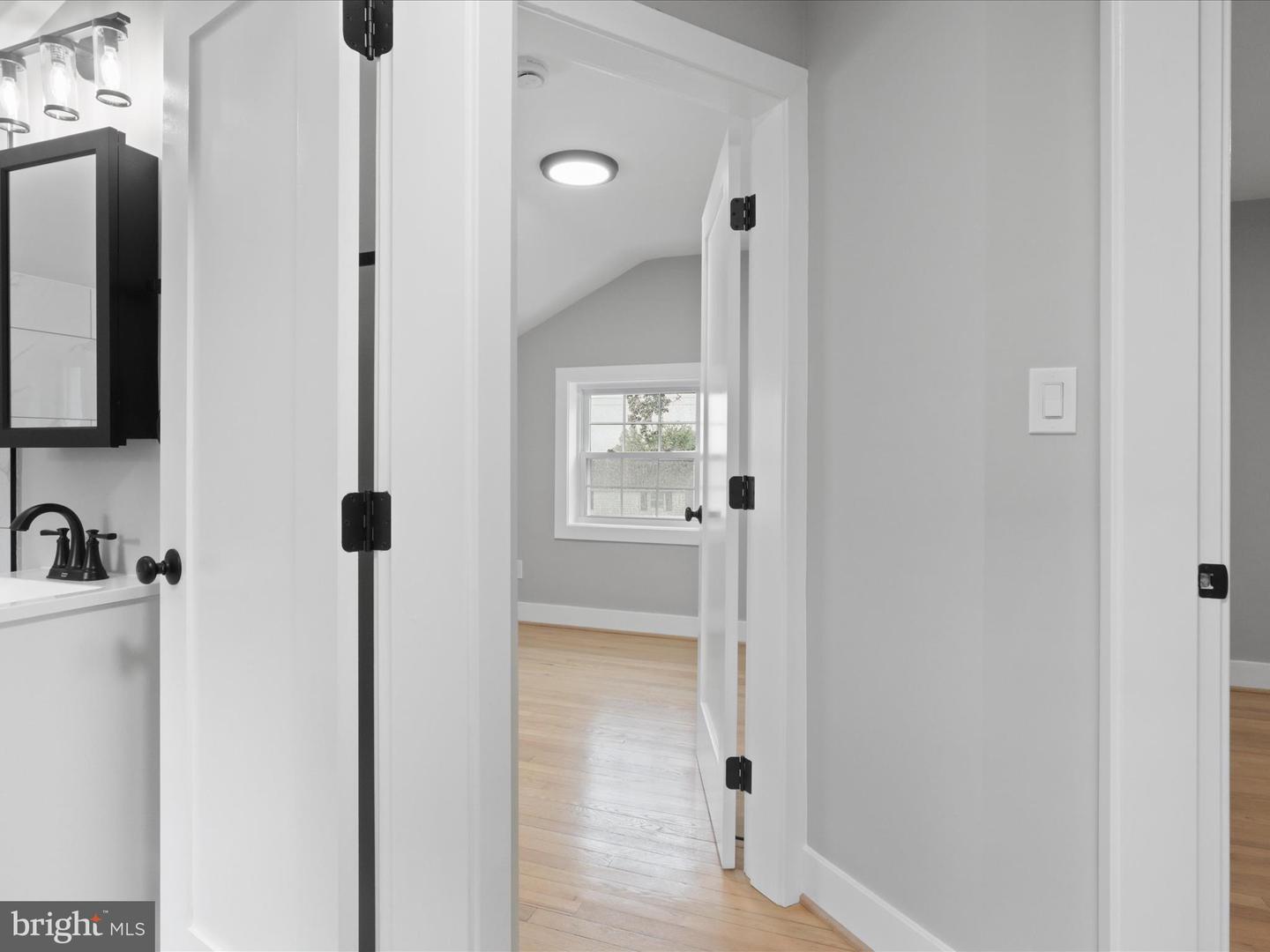 5105 11TH ST S, ARLINGTON, Virginia 22204, 3 Bedrooms Bedrooms, ,2 BathroomsBathrooms,Residential,For sale,5105 11TH ST S,VAAR2058424 MLS # VAAR2058424