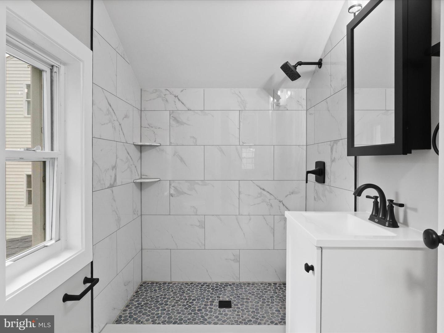 5105 11TH ST S, ARLINGTON, Virginia 22204, 3 Bedrooms Bedrooms, ,2 BathroomsBathrooms,Residential,For sale,5105 11TH ST S,VAAR2058424 MLS # VAAR2058424