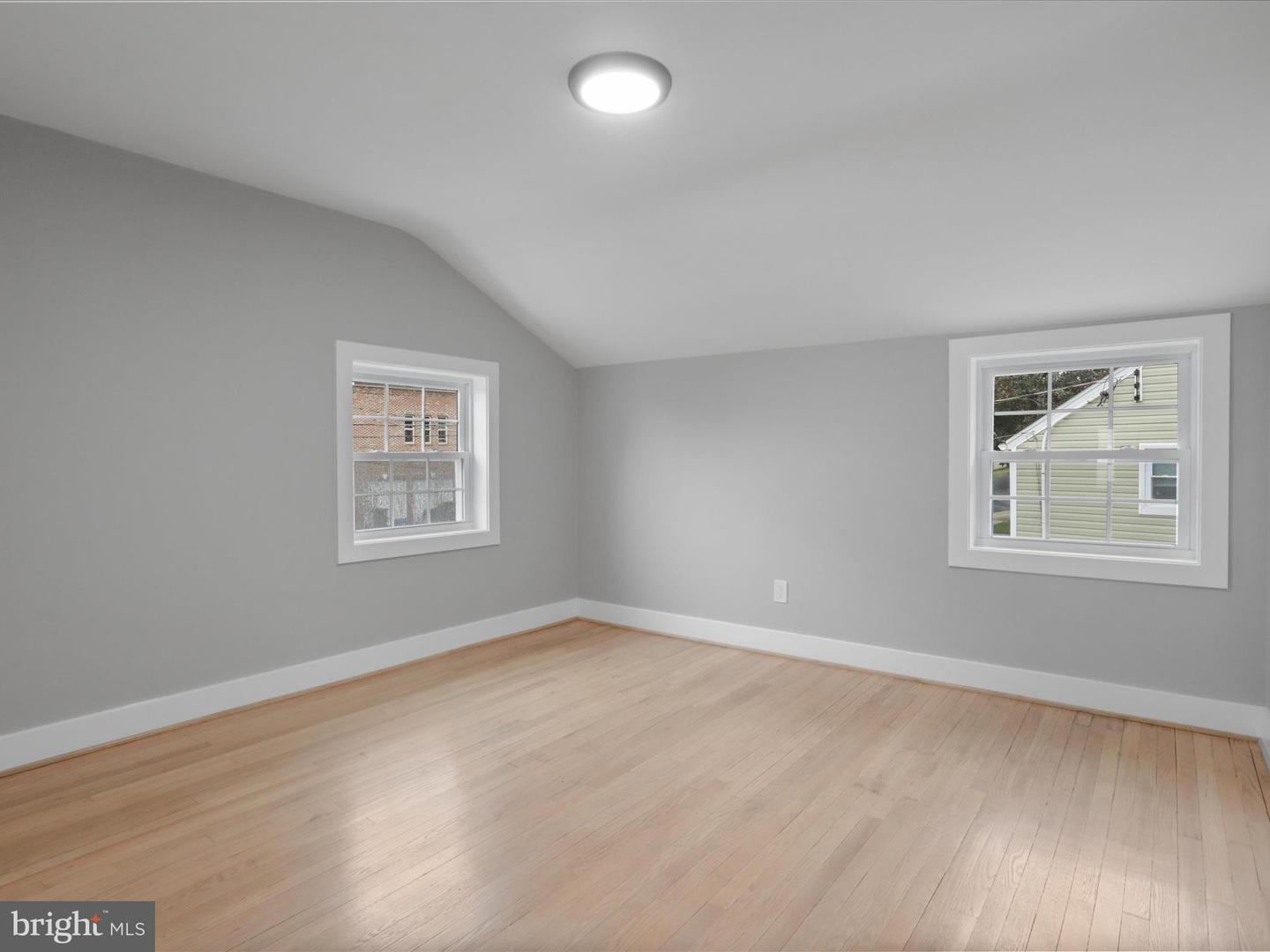 5105 11TH ST S, ARLINGTON, Virginia 22204, 3 Bedrooms Bedrooms, ,2 BathroomsBathrooms,Residential,For sale,5105 11TH ST S,VAAR2058424 MLS # VAAR2058424