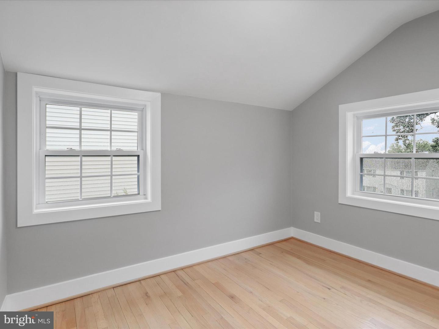 5105 11TH ST S, ARLINGTON, Virginia 22204, 3 Bedrooms Bedrooms, ,2 BathroomsBathrooms,Residential,For sale,5105 11TH ST S,VAAR2058424 MLS # VAAR2058424