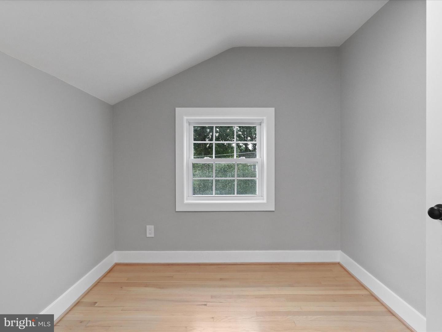 5105 11TH ST S, ARLINGTON, Virginia 22204, 3 Bedrooms Bedrooms, ,2 BathroomsBathrooms,Residential,For sale,5105 11TH ST S,VAAR2058424 MLS # VAAR2058424