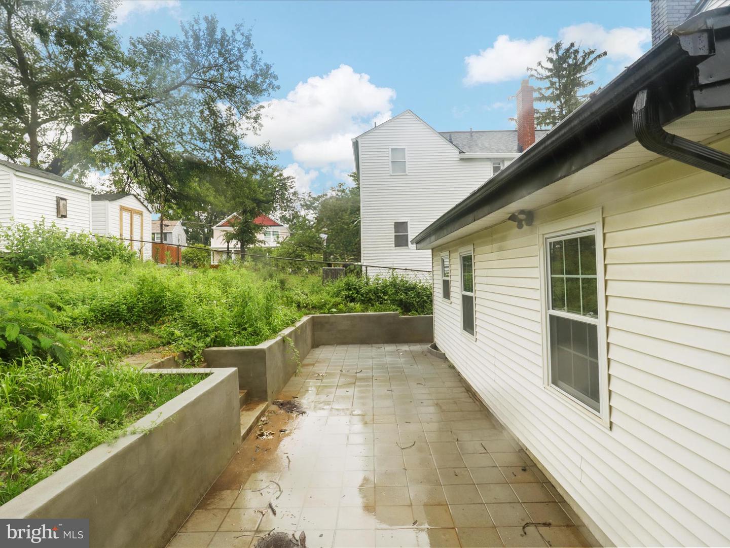 5105 11TH ST S, ARLINGTON, Virginia 22204, 3 Bedrooms Bedrooms, ,2 BathroomsBathrooms,Residential,For sale,5105 11TH ST S,VAAR2058424 MLS # VAAR2058424