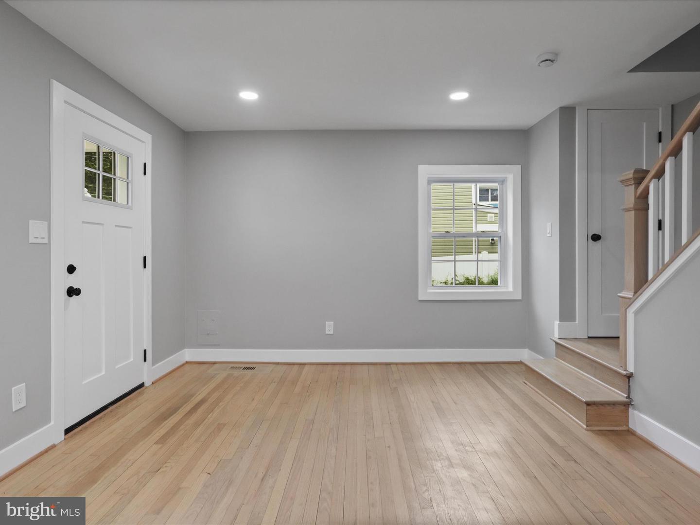 5105 11TH ST S, ARLINGTON, Virginia 22204, 3 Bedrooms Bedrooms, ,2 BathroomsBathrooms,Residential,For sale,5105 11TH ST S,VAAR2058424 MLS # VAAR2058424