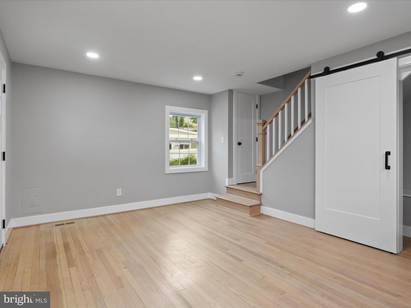 5105 11TH ST S, ARLINGTON, Virginia 22204, 3 Bedrooms Bedrooms, ,2 BathroomsBathrooms,Residential,For sale,5105 11TH ST S,VAAR2058424 MLS # VAAR2058424