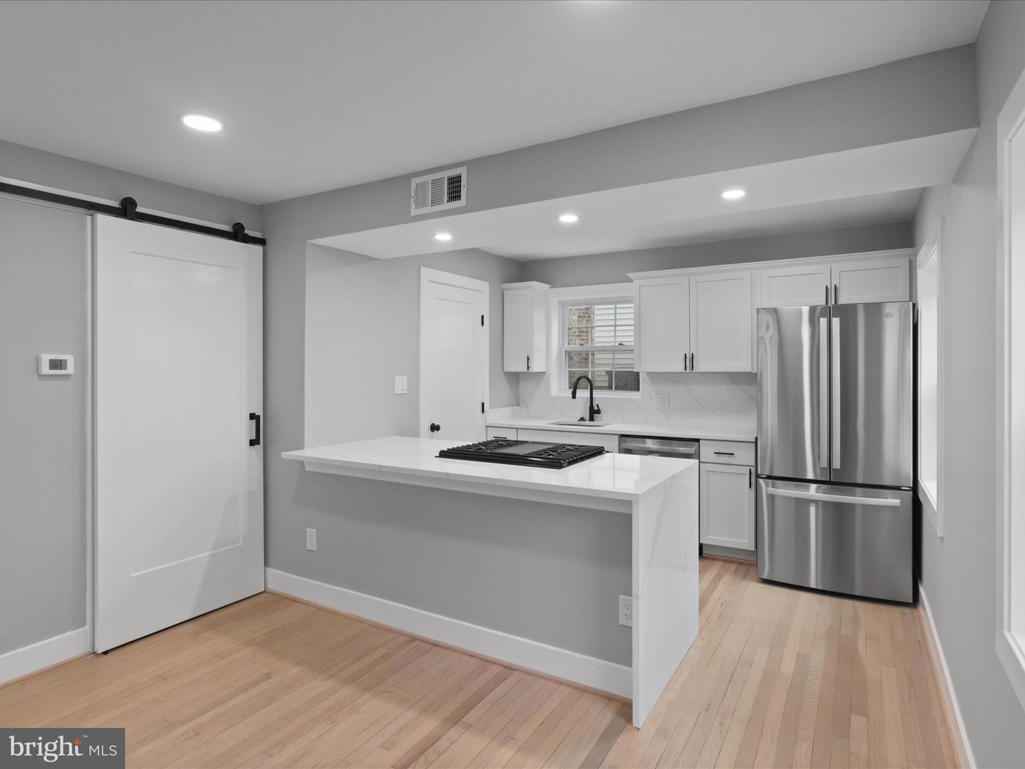 5105 11TH ST S, ARLINGTON, Virginia 22204, 3 Bedrooms Bedrooms, ,2 BathroomsBathrooms,Residential,For sale,5105 11TH ST S,VAAR2058424 MLS # VAAR2058424