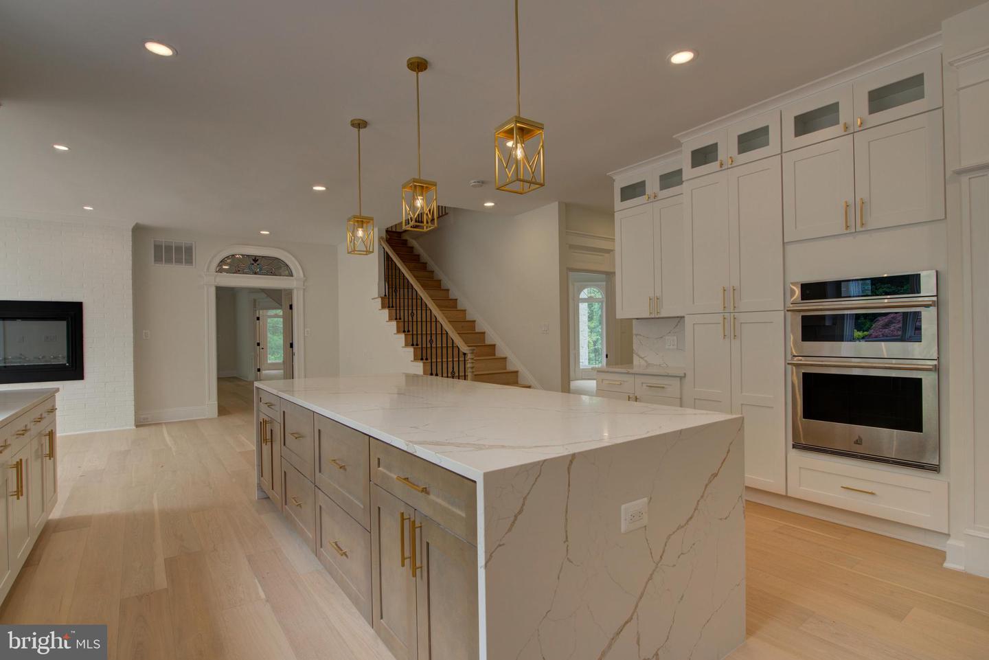 10124 WENDOVER DR, VIENNA, Virginia 22181, 7 Bedrooms Bedrooms, ,8 BathroomsBathrooms,Residential,For sale,10124 WENDOVER DR,VAFX2244266 MLS # VAFX2244266