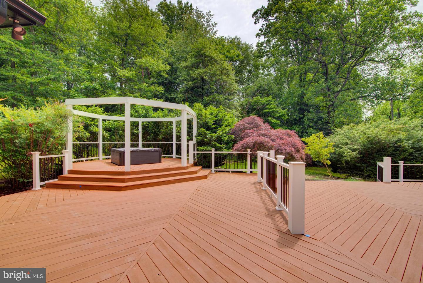 10124 WENDOVER DR, VIENNA, Virginia 22181, 7 Bedrooms Bedrooms, ,8 BathroomsBathrooms,Residential,For sale,10124 WENDOVER DR,VAFX2244266 MLS # VAFX2244266