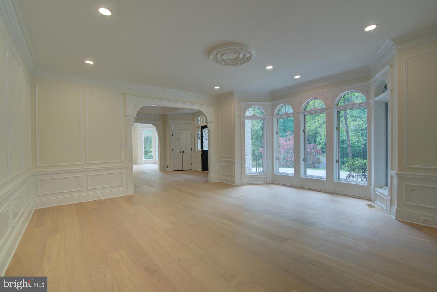 10124 WENDOVER DR, VIENNA, Virginia 22181, 7 Bedrooms Bedrooms, ,8 BathroomsBathrooms,Residential,For sale,10124 WENDOVER DR,VAFX2244266 MLS # VAFX2244266