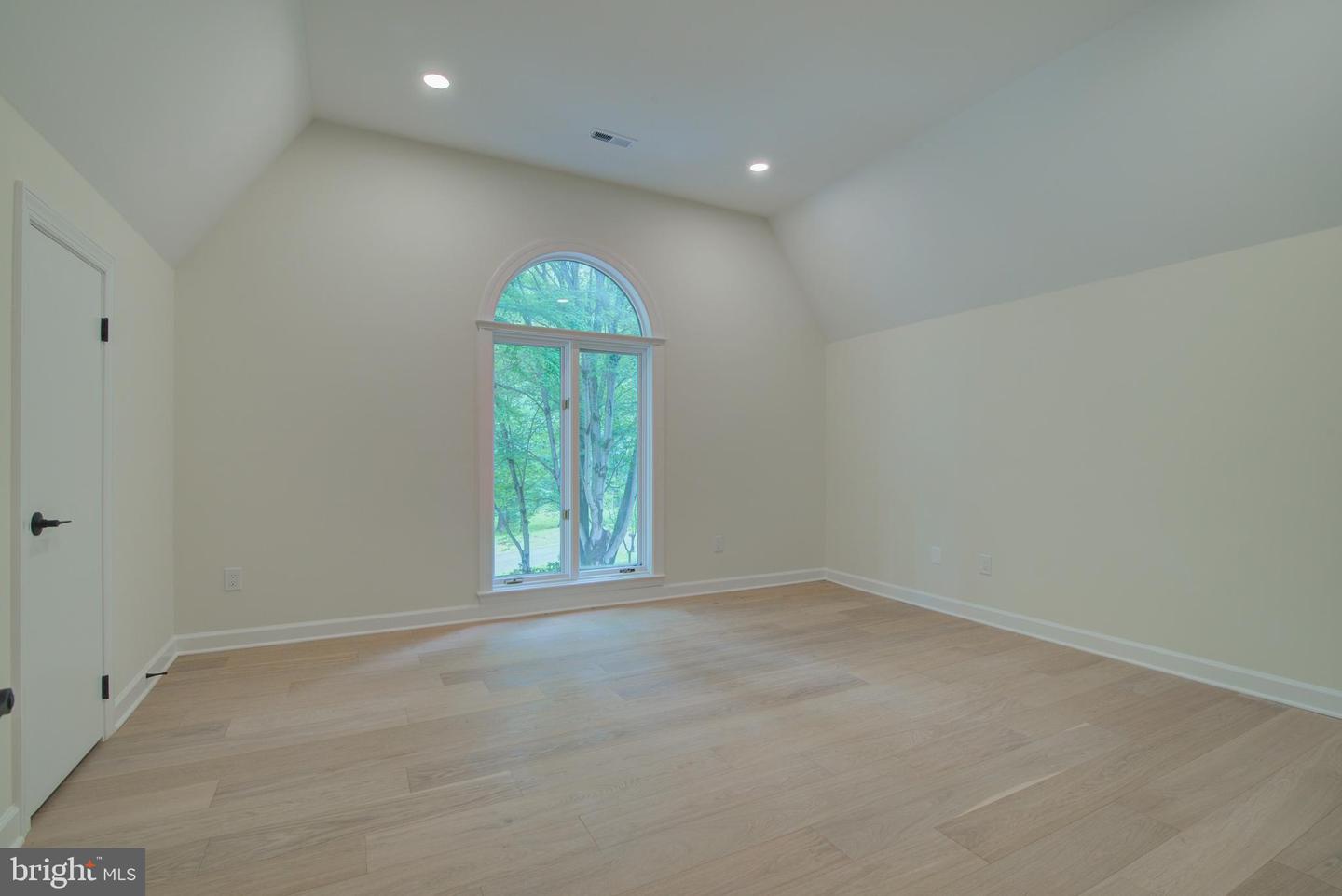 10124 WENDOVER DR, VIENNA, Virginia 22181, 7 Bedrooms Bedrooms, ,8 BathroomsBathrooms,Residential,For sale,10124 WENDOVER DR,VAFX2244266 MLS # VAFX2244266