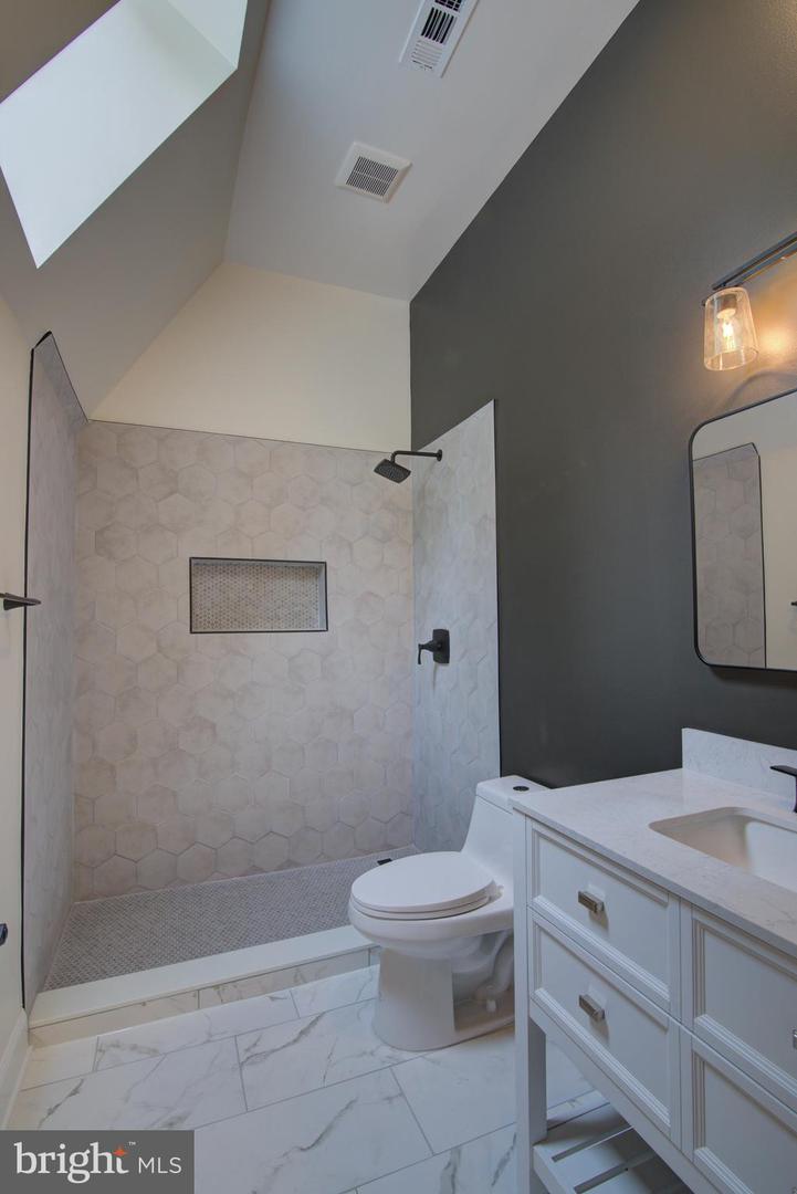 10124 WENDOVER DR, VIENNA, Virginia 22181, 7 Bedrooms Bedrooms, ,8 BathroomsBathrooms,Residential,For sale,10124 WENDOVER DR,VAFX2244266 MLS # VAFX2244266