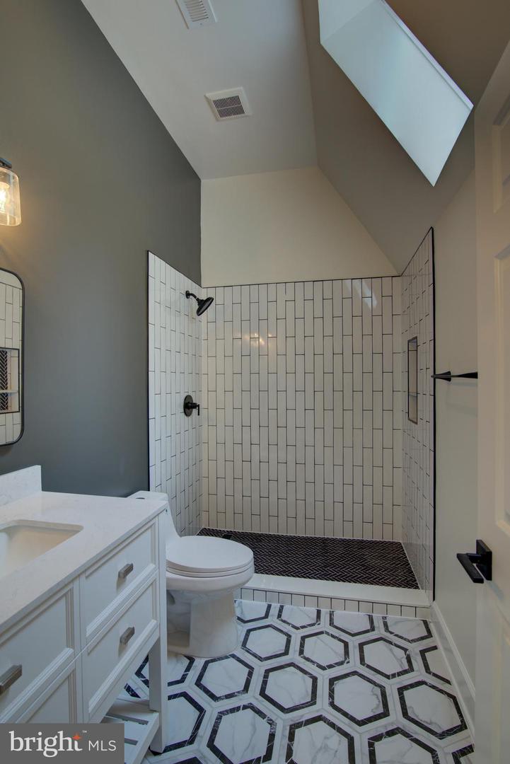 10124 WENDOVER DR, VIENNA, Virginia 22181, 7 Bedrooms Bedrooms, ,8 BathroomsBathrooms,Residential,For sale,10124 WENDOVER DR,VAFX2244266 MLS # VAFX2244266