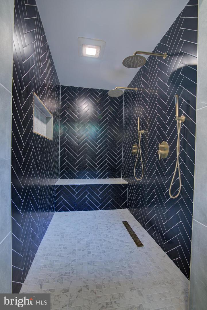 10124 WENDOVER DR, VIENNA, Virginia 22181, 7 Bedrooms Bedrooms, ,8 BathroomsBathrooms,Residential,For sale,10124 WENDOVER DR,VAFX2244266 MLS # VAFX2244266
