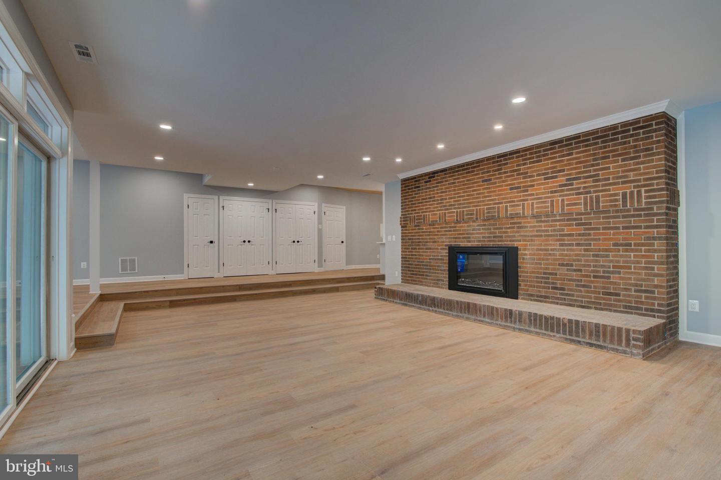 10124 WENDOVER DR, VIENNA, Virginia 22181, 7 Bedrooms Bedrooms, ,8 BathroomsBathrooms,Residential,For sale,10124 WENDOVER DR,VAFX2244266 MLS # VAFX2244266