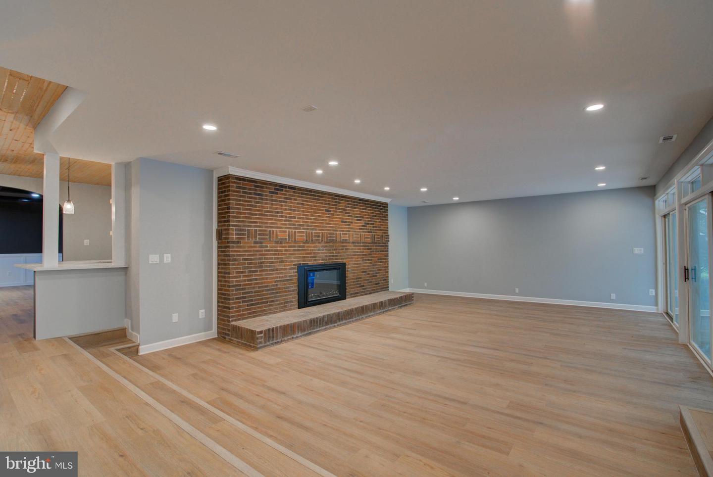 10124 WENDOVER DR, VIENNA, Virginia 22181, 7 Bedrooms Bedrooms, ,8 BathroomsBathrooms,Residential,For sale,10124 WENDOVER DR,VAFX2244266 MLS # VAFX2244266