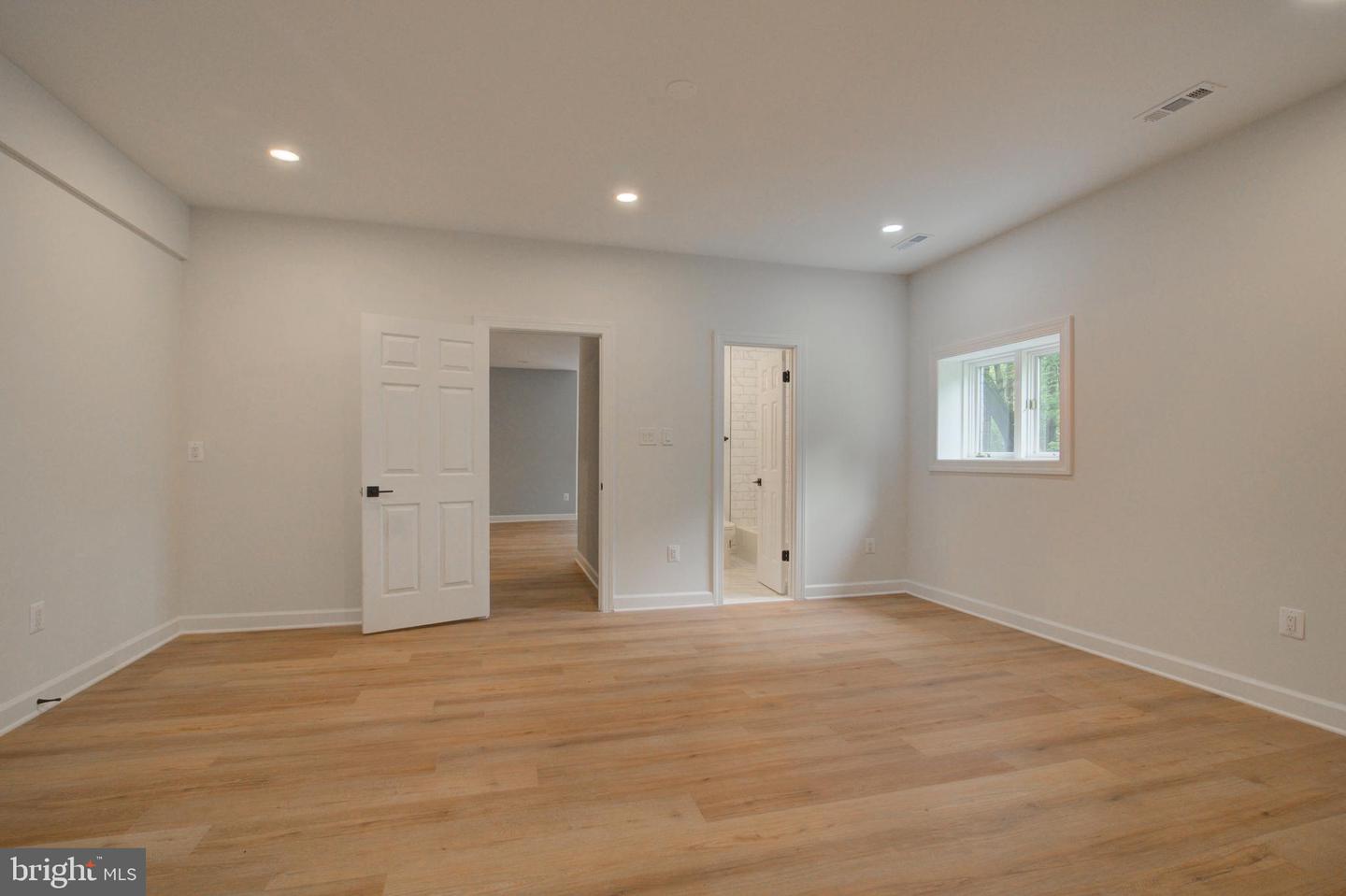 10124 WENDOVER DR, VIENNA, Virginia 22181, 7 Bedrooms Bedrooms, ,8 BathroomsBathrooms,Residential,For sale,10124 WENDOVER DR,VAFX2244266 MLS # VAFX2244266