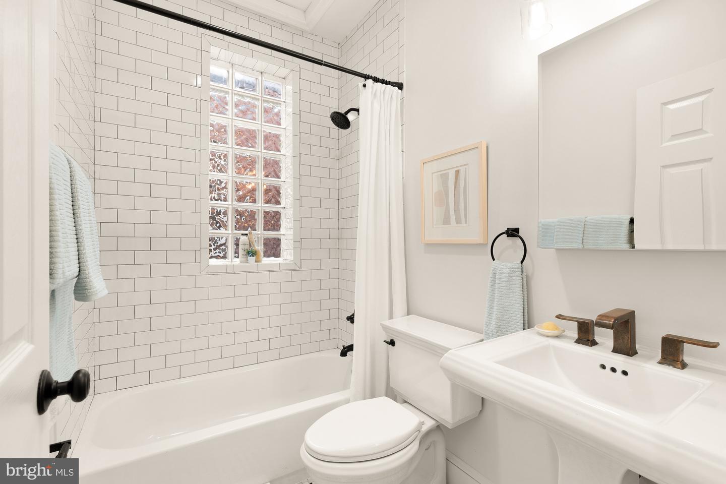 1248 FLORIDA AVE NE, WASHINGTON, District Of Columbia 20002, 4 Bedrooms Bedrooms, ,3 BathroomsBathrooms,Residential,For sale,1248 FLORIDA AVE NE,DCDC2203254 MLS # DCDC2203254