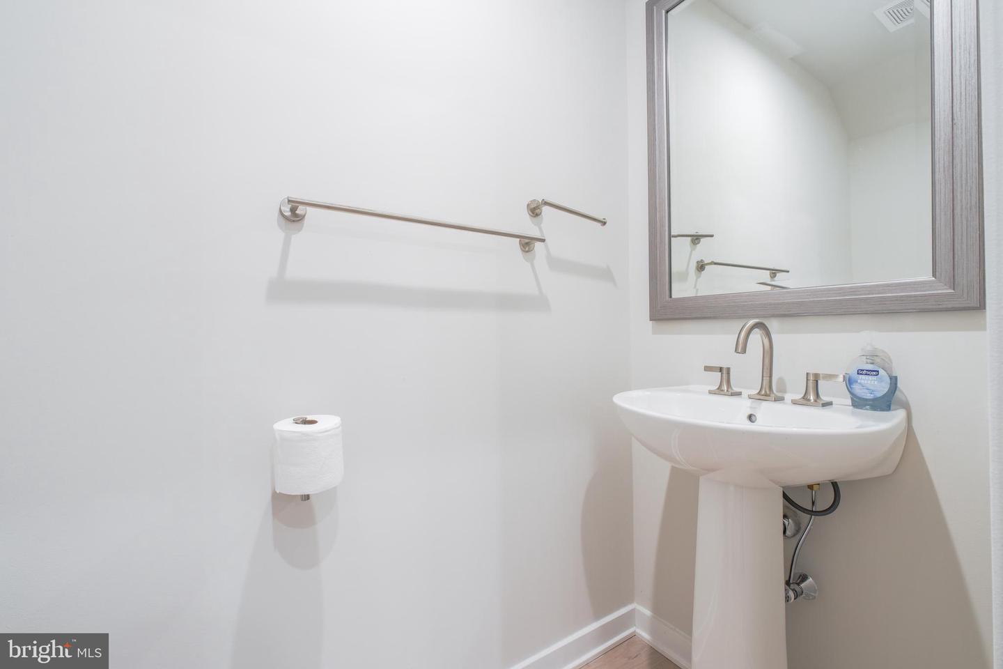 43509 OLD RYAN, BRAMBLETON, Virginia 20148, 3 Bedrooms Bedrooms, ,2 BathroomsBathrooms,Residential,For sale,43509 OLD RYAN,VALO2098348 MLS # VALO2098348