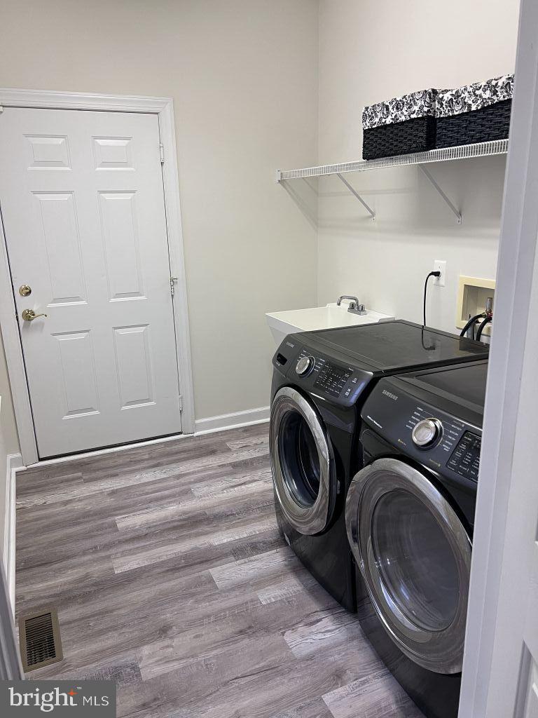 7222 CONWAY PL, RUTHER GLEN, Virginia 22546, 4 Bedrooms Bedrooms, ,3 BathroomsBathrooms,Residential,For sale,7222 CONWAY PL,VACV2008222 MLS # VACV2008222