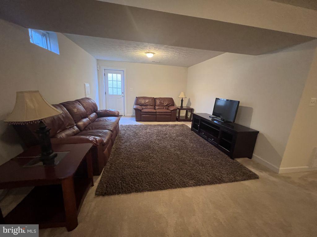 7222 CONWAY PL, RUTHER GLEN, Virginia 22546, 4 Bedrooms Bedrooms, ,3 BathroomsBathrooms,Residential,For sale,7222 CONWAY PL,VACV2008222 MLS # VACV2008222