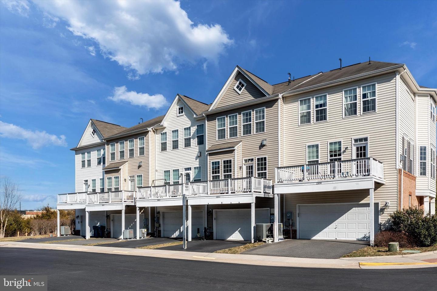 22650 GRAY FALCON, ASHBURN, Virginia 20148, 4 Bedrooms Bedrooms, ,3 BathroomsBathrooms,Residential,For sale,22650 GRAY FALCON,VALO2098294 MLS # VALO2098294
