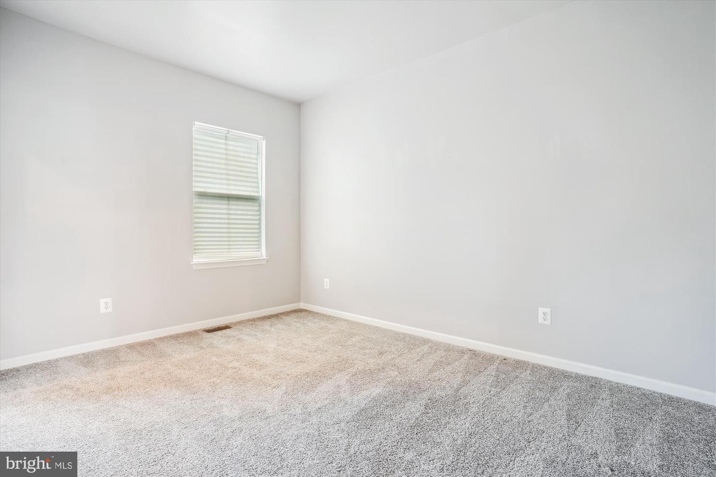 16758 BLACKJACK OAK LN, WOODBRIDGE, Virginia 22191, 2 Bedrooms Bedrooms, ,2 BathroomsBathrooms,Residential,For sale,16758 BLACKJACK OAK LN,VAPW2095866 MLS # VAPW2095866